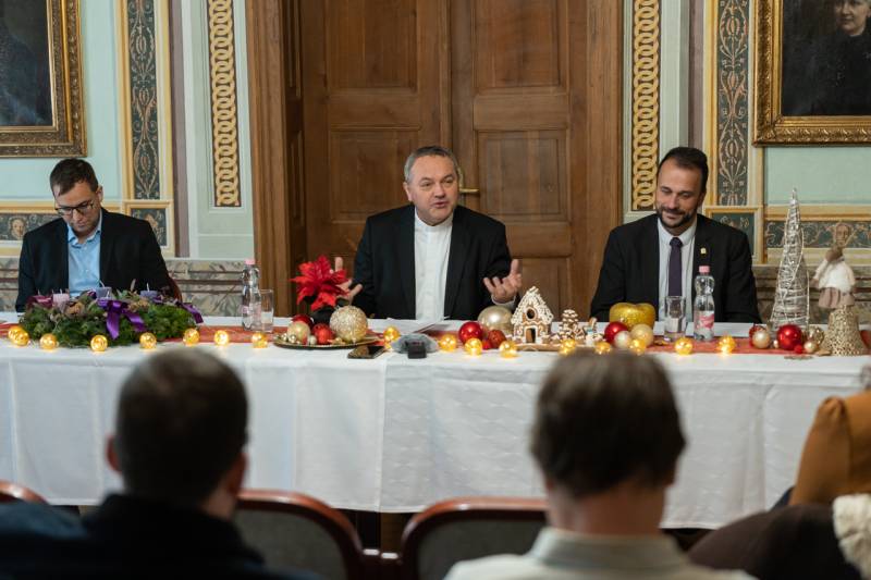 2025_11_27_adventi sajtotajekoztato_07.jpg